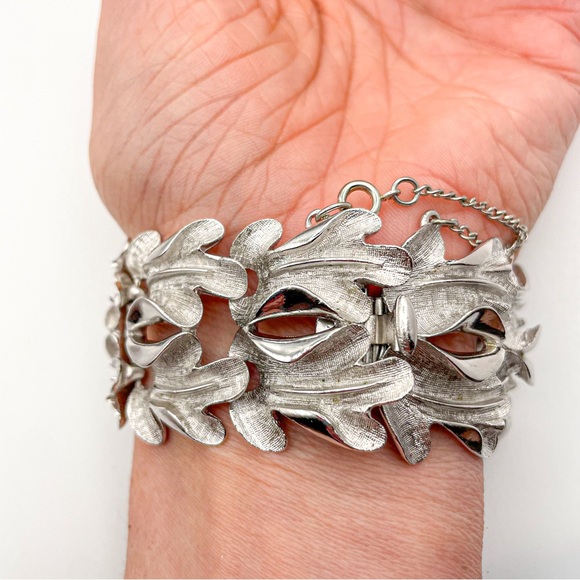 Rare Francois of Coro Silver Toned Vintage Mid-Century Leaf Bracelet - Picture 7 of 9